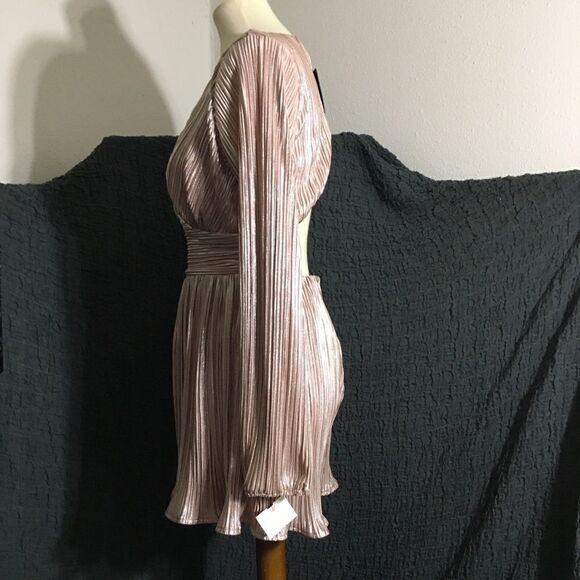 Lulu’s Plisse and Thank You Blush Backless Romper Size Small - Picture 5 of 15